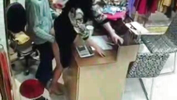 Die schicke Blondine Christiana Cinn wird in den Arsch gebumst