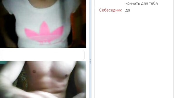 ਛੋਟੀ ਬ੍ਰੂਨੇਟ ਐਲੀ ਹੇਜ਼ ਆਪਣੀ ਪਹਿਲੀ ਬੀਬੀਸੀ ਨੂੰ ਕੈਮਰੇ 'ਤੇ ਲੈ ਗਈ