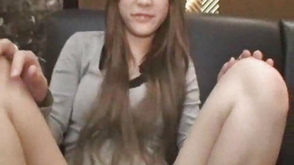 Tiefe Analmassage für die brünette Schönheit Adriana Chechik