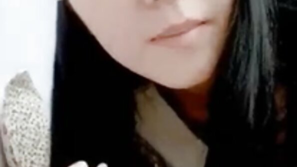 Nina Hartley ist eine totale MILF, die sechzig Nining liebt