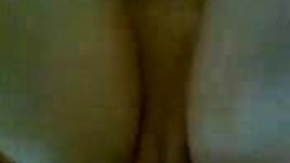 ਸ਼ਾਨਦਾਰ MILF Abagail Mac ਉਸਦੀ ਯੋਨੀ ਦੀ ਮਾਲਸ਼ ਕਰਦਾ ਹੈ