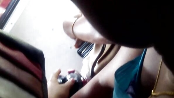 ਸੁਨਹਿਰੀ ਕੁਦਰਤੀ ਬੇਬੇ ਡੈਨੀਏਲ ਚਿਹਰੇ ਦੇ ਨਾਲ ਖਤਮ ਹੁੰਦੀ ਹੈ