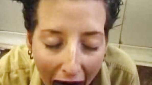 Die kurvige MILF Klara Gold reitet wie ein totaler Profi