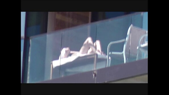 Stella Cox bekommt ihren vollbusigen Körper vor der Gesichtsbehandlung gefickt