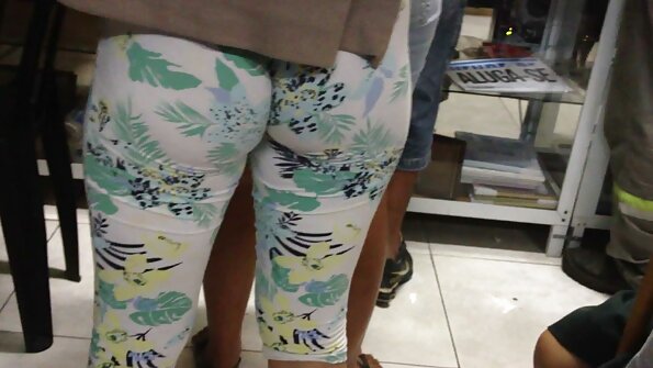 Ava Addams fickt einen Typen neben seiner schlafenden Frau