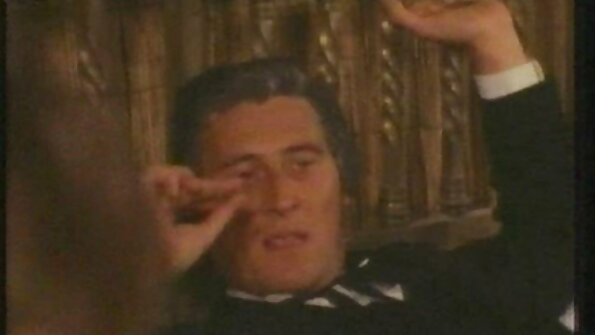 Boobalicious Nina North wird Doggystyle zugeschlagen