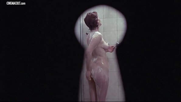 Geile Hausfrau Rachel Starr fickt ihre Nachbarin