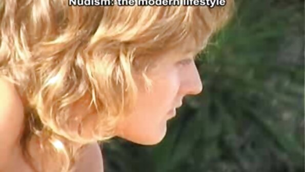 ਕੈਲੀ ਕਾਰਟਰ ਇੱਕ ਸਿੰਗ ਮਤਰੇਈ ਭੈਣ ਹੈ ਜੋ ਗੁਦਾ ਸੈਕਸ ਨੂੰ ਪਿਆਰ ਕਰਦੀ ਹੈ