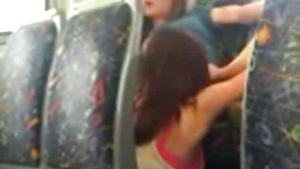 Horny vlogger Madison Ivy ਨੇ ਆਪਣੇ ਪ੍ਰਸ਼ੰਸਕਾਂ ਵਿੱਚੋਂ ਇੱਕ ਨੂੰ fucks