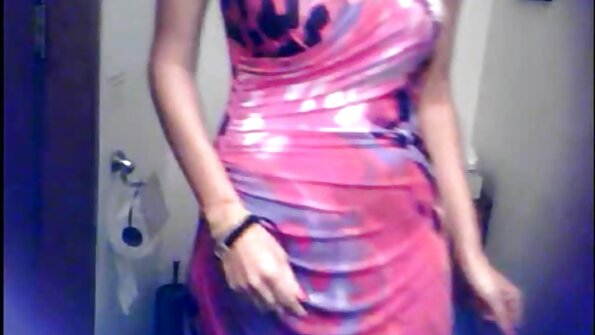 MILF Alexa verführt Pete und macht sich auf seinen Schwanz