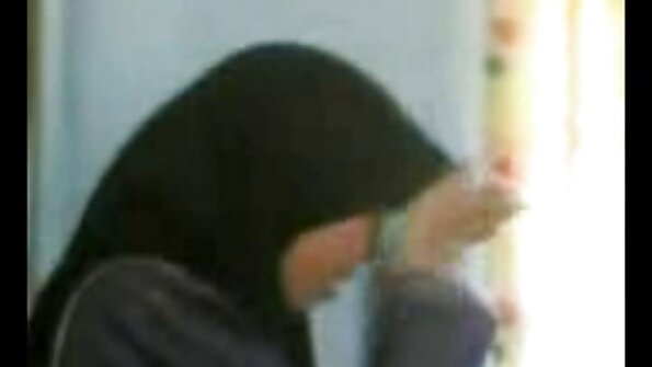 Malina Mars verwöhnt Papa gleich im Urlaub