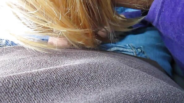 Jenny Manson ist bereit, ihr Arschloch durchbohren zu lassen