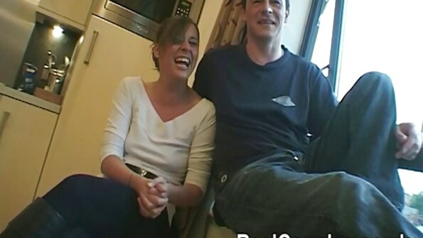 Busty ਗੋਰੀ MILF ਸੈਕਸ ਲਈ ਸੰਪੂਰਣ ਅਧਿਆਪਕ ਹੈ