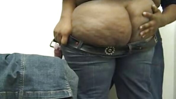 ਗੋਰੀ ਚਿੱਟੀ ਵੇਸ਼ਵਾ ਸੋਫੀਆ ਲਕਸ ਇੱਕ ਕਾਲੇ ਰਾਖਸ਼ ਨੂੰ ਲੈ ਜਾਂਦੀ ਹੈ