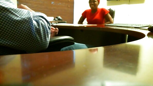 ਕੋਗਰ ਜੈਸੀਕਾ ਵਿਲਸਨ ਆਪਣੀਆਂ ਸੈਕਸੀ ਯੋਗਾ ਚਾਲਾਂ ਦੀ ਵਰਤੋਂ ਕਰਦੀ ਹੈ