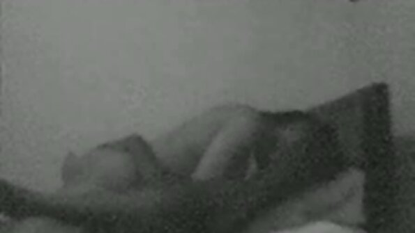 ਹੈਰਾਨੀਜਨਕ ਰੁਝੇਵਿਆਂ ਵਾਲੀ ਅਨੀਸਾ ਕੇਟ ਦਾ ਇਕੱਲਾ ਮਨੋਰੰਜਨ ਹੈ