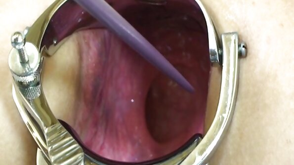 Schwarze Hure lutscht am Ende diesen weißen Kerl