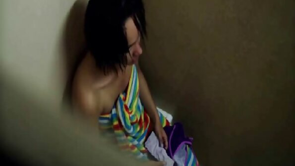 Gianna Dior veranstaltet eine Streptease-Show für ein DILF