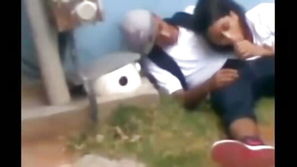 Teenager Kimmy Granger genießt einen zufälligen Dreier