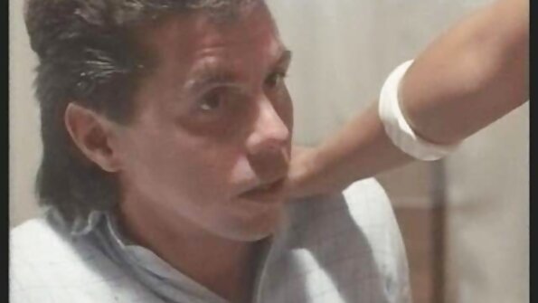 ਊਰਜਾਵਾਨ MILF ਦਾਨਾ DeArmond ਖੋਤੇ ਵਿੱਚ fucked ਪ੍ਰਾਪਤ ਕਰਦਾ ਹੈ